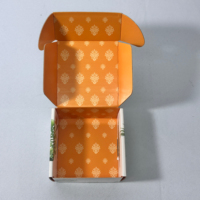 Boîtes d'expédition en carton ondulé recyclables avec logo coloré pour emballages cadeaux, chaussures, vêtements, envois postaux