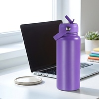 Bouteille d'eau sport isotherme en acier inoxydable de 32 oz avec logo personnalisé, couvercle à paille rabattable et poignée de transport – Prix de gros