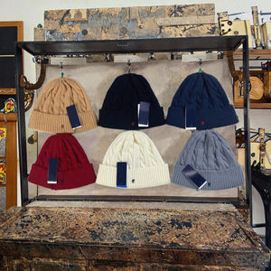 قبعة صوفية دافئة للخريف والشتاء مع شعار R L قبعة صغيرة مطرزة ثلاثية الأبعاد متعددة الاستخدامات للأزواج محبوكة ومقاومة للبرد - Product Image 2