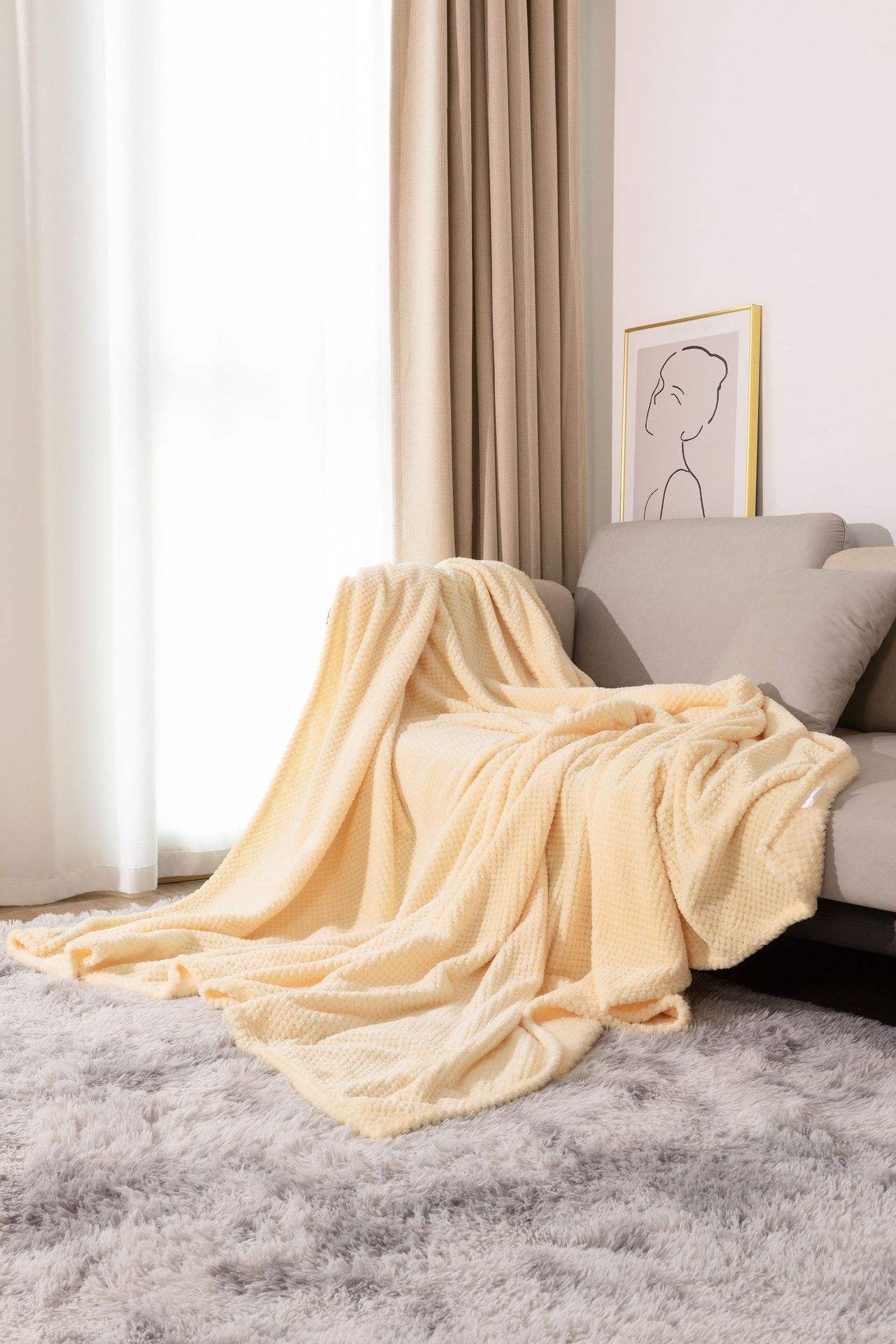 สีเหลืองอ่อน