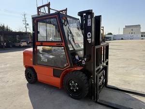 מלגזה דיזל <span class=keywords><strong>3T</strong></span> <span class=keywords><strong>TCM</strong></span>: מצוידת במנוע Xinchai 490, תיבת הילוכים אוטומטית, גובה הרמה 3 מטר. - Product Image 6