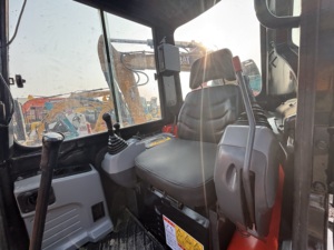 Miniexcavadora Kubota Usada con Rendimiento Estable para Pequeñas Construcciones y Trabajos Públicos - Product Image 6