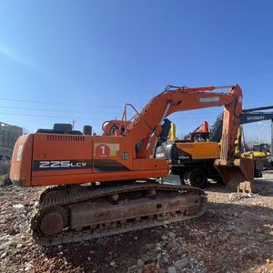 Excavadora Hidráulica Doosan DX225LC con Sistema HI-MATIC, 128kW para Movimiento de Tierras y Minería - Product Image 1