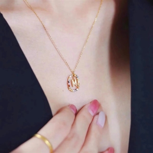 Collana <span class=keywords><strong>con</strong></span> Ciondolo Iniziale Personalizzato dalla A alla Z in Oro 18K PVD, Charm <span class=keywords><strong>con</strong></span> Lettere e Zirconi Antiossidanti per Donne - Product Image 3