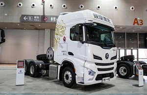 Shacman X6000 Tractor Truck 6X4 Diesel LNG Suitable for Long-distance Logistics and Oversize Transport Excellent Gradeability - Product Image 5