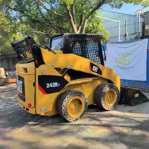 Minicargadora Usada CAT 242B3 de Segunda Mano, Original Caterpillar, en Buen Estado, Bajo Consumo de Combustible, Bajo Mantenimiento - Product Image 2