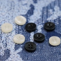 Kancing Resin Flatback 4 Lubang Berkualitas Tinggi Ramah Lingkungan Dapat Disesuaikan Dekorasi Rhinestone Berkilau Tinggi Merek OWIDEA Model