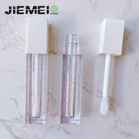 JIE MEI stock bouteille de brillant à lèvres clair et givré de haute qualité Long carré PET 5ML tube de baguette de brillant à lèvres de marque privée avec grand pinceau