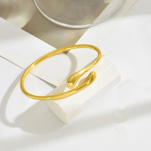 European and American exquisite teardrop fashion jewelry <b>set</b>, stylish and simple clavicle chain necklace, earrings, <b>bracelet</b> - Product Image 1