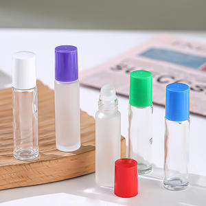 Botella de Roll-on de Aceite Esencial Recargable de 10 ml, Transparente y Esmerilada, con Logotipo Personalizado, para <span class=keywords><strong>el</strong></span> Cuidado de la Piel, Suero y Uso Cosmético - Product Image 1