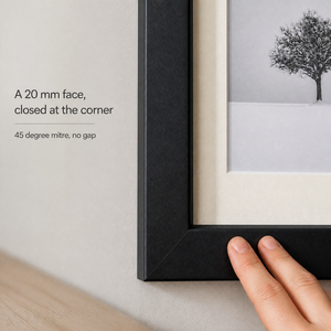 Cadre <span class=keywords><strong>photo</strong></span> en bois <span class=keywords><strong>de</strong></span> pin massif 11x14 pouces avec passe-partout, cadre <span class=keywords><strong>photo</strong></span> fin noir nordique moderne pour décoration murale <span class=keywords><strong>de</strong></span> galerie - Product Image 3