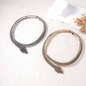 2025 nuovo arrivo Vintage in lega retrò a forma di <span class=keywords><strong>serpente</strong></span> con colletto incernierato colletto a molla in metallo collare in oro antico - Product Image 6