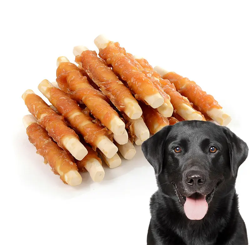 Collations pour chiens friandises au poulet enveloppé dans des bâtonnets d'os de calcium