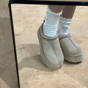 <span class=keywords><strong>Botas</strong></span> de nieve <span class=keywords><strong>Uggs</strong></span> de alta calidad para <span class=keywords><strong>mujer</strong></span> 2025, cómodas, suaves, impermeables, de suela gruesa, tipo pantuflas, con forro polar y sin talón, estilo Muffin Botto - Product Image 4