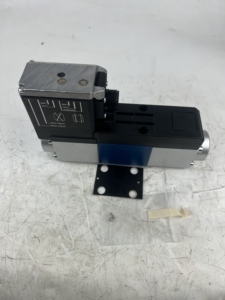 Control direccional proporcional hidráulico 4WRBAE 0811404153 4WRBAE6W18J-2X/G24N9K31/A1M - Product Image 5