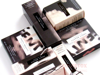 Boîte d'emballage cosmétique noire mate personnalisée avec gaufrage, matériaux recyclés, logo et dimensions sur mesure pour gloss à lèvres