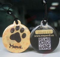 Étiquette d'identification d'animal de compagnie NFC codée par URL Collier en résine intelligente RFID Étiquette époxy 13.56Mhz pour chat et chien pour prévenir la perte