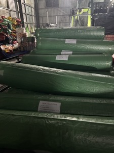 หญ้า<span class=keywords><strong>เทียม</strong></span>สีเขียวแบบม้วนสำหรับสนามฟุตบอล ขนาดและสีตามสั่ง หญ้าสังเคราะห์สำหรับสนามพัตต์กอล์ฟ - Product Image 6