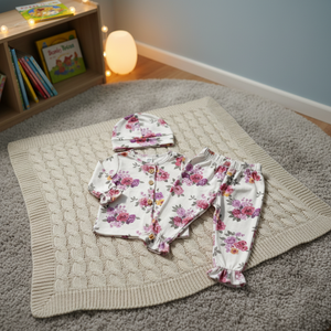 Pijama de Verano para Bebés y Niños Pequeños, Unisex, 100% Algodón Tejido, Estampado Informal con Logotipo Frontal, Disponible en Stock - Product Image 1