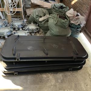 Ventanas y Puertas Herméticas de Acero Marino Suministradas por el Fabricante con 6 Manijas, Piezas y Accesorios Resistentes a la Intemperie - Product Image 2