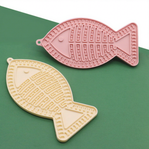 Fish Type Eco-Friendly Non-Automatic Silicone <b>Dog</b> Lick <b>Mat</b> Secure Suction Cup for Slow Feeding Square Design - Product Image 1