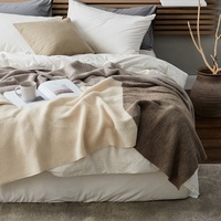 MLD Premium Umweltfreundliche Patchwork-Strickdecke aus Wollmischung mit Antibakterieller Wirkung im Modernen Stil für Sofa und Heimdekoration