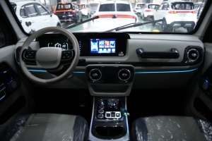 Berline électrique tout-terrain populaire avec batterie au lithium, sièges de luxe, véhicules électriques pour adultes pour les voyages en famille - Product Image 4