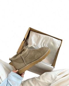 2025 Bottes de Neige Uggs Tutz de Haute Qualité, Fourrure Polaire Chaude, Chaussons à Semelle Épaisse Effet Muffin, Chaussures sans Talon pour Femmes, Bottes Uggly - Product Image 3