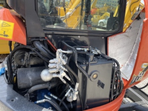 บุ้งกี๋รถขุดขนาดเล็ก U35 3.5 ตัน มือสอง ใช้งานน้อย ระบบไฮดรอลิกแบบตีนตะขาบ ได้รับการรับรองมาตรฐาน CE สำหรับปั๊มเครื่องยนต์ ผลิตในญี่ปุ่น - Product Image 4