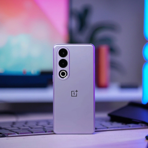 OnePlus Ace 3V 12GB + 256GB Octa core 7 + Gen 3 5500mAh cuộc sống siêu dài Ai 5G không dây 120Hz AMOLED chơi game điện thoại Pháp/Đức - Product Image 1