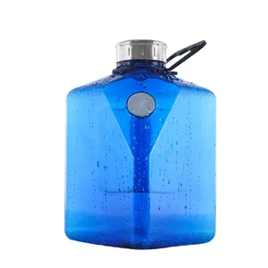 Botella de agua de plástico de gran capacidad con proteína de suero, sin BPA, logotipo personalizado, artículo de gran venta, galón, jarras de agua de plástico para beber, 2200ml