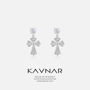 Boucles d'oreilles pendantes croix gothique pour femme, plaqué or blanc, pavé de zirconiums cubiques, motif fleur évasé, hypoallergéniques, cadeau de fête, vente en gros, OEM - Product Image 1