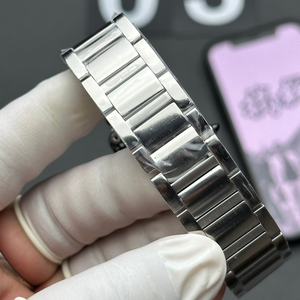 Reloj de cuarzo francés de lujo, diseño cuadrado elegante, números romanos clásicos, adecuado tanto para ocasiones de negocios como informales. - Product Image 3