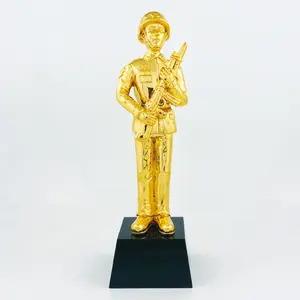 Chất lượng cao bán buôn nhựa giải thưởng 3D laser tùy chỉnh máy nghe nhạc figurine thể thao tinh thể nhựa Trophy figurine danh hiệu
