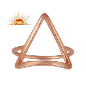 Anillo de Plata con Diseño Triangular, Chapado en Oro Rosa de 14k, Fabricante de Joyería, Anillo Hecho a Mano en Plata de Ley 925 - Product Image 1