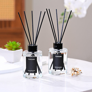 Difusor de Aromas Yuhuan de 120 ml con Aroma a Gardenia, Fragancia para el Hogar, Perfume para Habitaciones - Product Image 1
