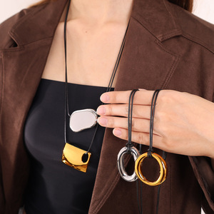 Collar con Colgante Geométrico de Aleación de Zinc, Cordón Negro Ajustable, Cadena para Suéter Unisex de 10 cm o Menos - Product Image 4