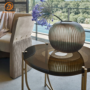 Table d'appoint moderne de luxe avec plateau à motif de cercles concentriques et structure en métal croisée cintrée, style Art Déco - Product Image 4