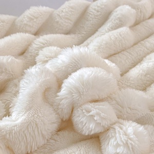 Bon marché, vente en gros, <span class=keywords><strong>couverture</strong></span> en molleton épais à rayures jacquard, <span class=keywords><strong>fausse</strong></span> <span class=keywords><strong>fourrure</strong></span> de lapin, <span class=keywords><strong>couverture</strong></span> en flanelle douce au toucher - Product Image 2