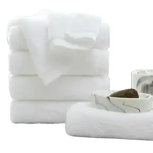 Toallas de hotel blancas de lujo: Construcción de algodón suave y felpa para una comodidad especial y una absorción inigualable en el Hotel