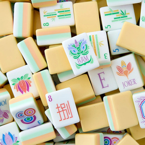 Tuiles de Mahjong de Luxe Personnalisées Rouge Émeraude Feu et Richesse, Durables et Portables, Tuiles de Mahjong Américaines pour Fêtes Familiales - Product Image 4