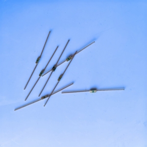 Étiquette RFID UHF à ressort GSC EPC Gen2/ISO18000-6C 68mm U8 pour la gestion du stockage des pneus de véhicules en caoutchouc, fréquence 860-960MHz - Product Image 2
