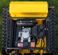 Efficace 1500 ㎡ Machine à Tondre l'Herbe Tout-Terrain à Chenilles, Largeur de Coupe 1000 mm, Radiocommandée, pour Pentes
