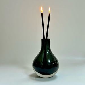 Velas Artísticas de Alta Calidad con Mechas de Tubo Metálico Personalizables en Color, Ambiente y Duración - Product Image 1