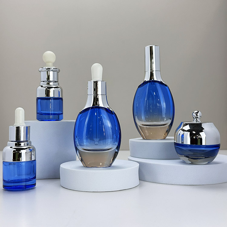 สีน้ำเงิน