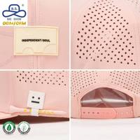 Gorra de Golf Premium Impermeable con Perforaciones Láser, de Secado Rápido, Color Rosa, con Soporte para Tees, Parche Personalizado y Servicio ODM