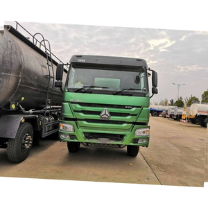 Camión Cisterna de Succión de Lodos y Aguas Residuales Usado Sinotruk de 20000 Litros en Venta en África - Product Image 2