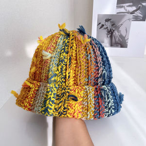 Chapeau beanie en tricot <span class=keywords><strong>crochet</strong></span> fait main à franges rayées délavées colorées pour femmes vintage d'hiver chaud - Product Image 2