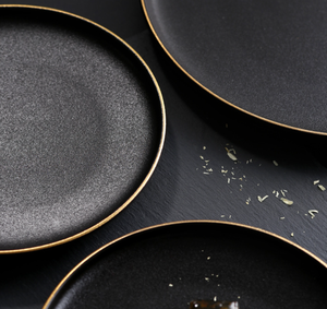 Assiette à steak noire mate avec bord doré, assiette à dîner occidentale en céramique givrée de 8 et 10 pouces, vente en gros - Product Image 2