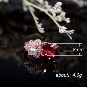 Anello da donna con petali di rosa e zirconi di cristallo, design creativo, regalo di gioielli per banchetti quotidiani - Product Image 2